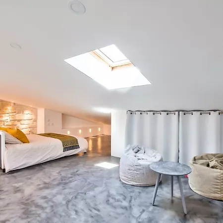 Artistic Loft Travel Experience
